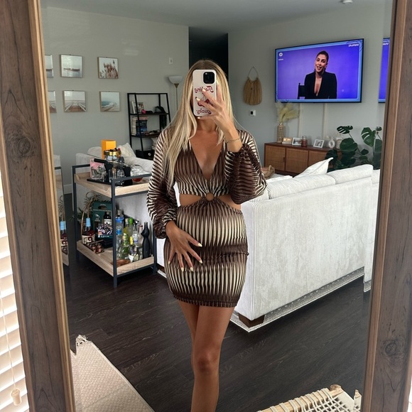 12th Tribe Free Bird Brown Long Sleeve Mini Dress NWT - Picture 3 of 4